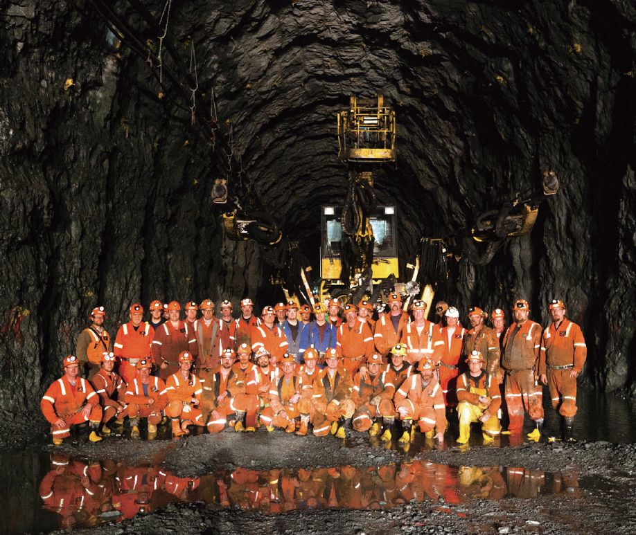 加拿大佛利斯特·科尔水电站地下开拓( 总长 6,300 米地下隧道和约 64,000 立方米的发电机房岩石开拓).png