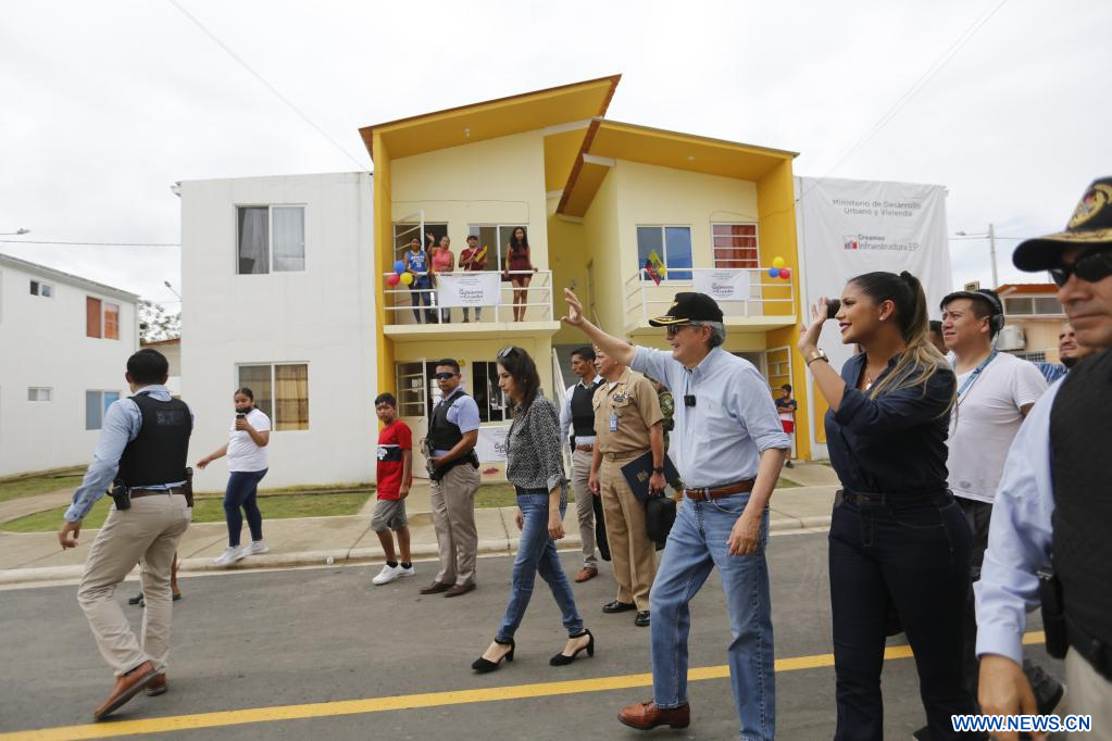 厄瓜多尔总统出席项目所属布埃纳费地区住房移交仪式.jpg